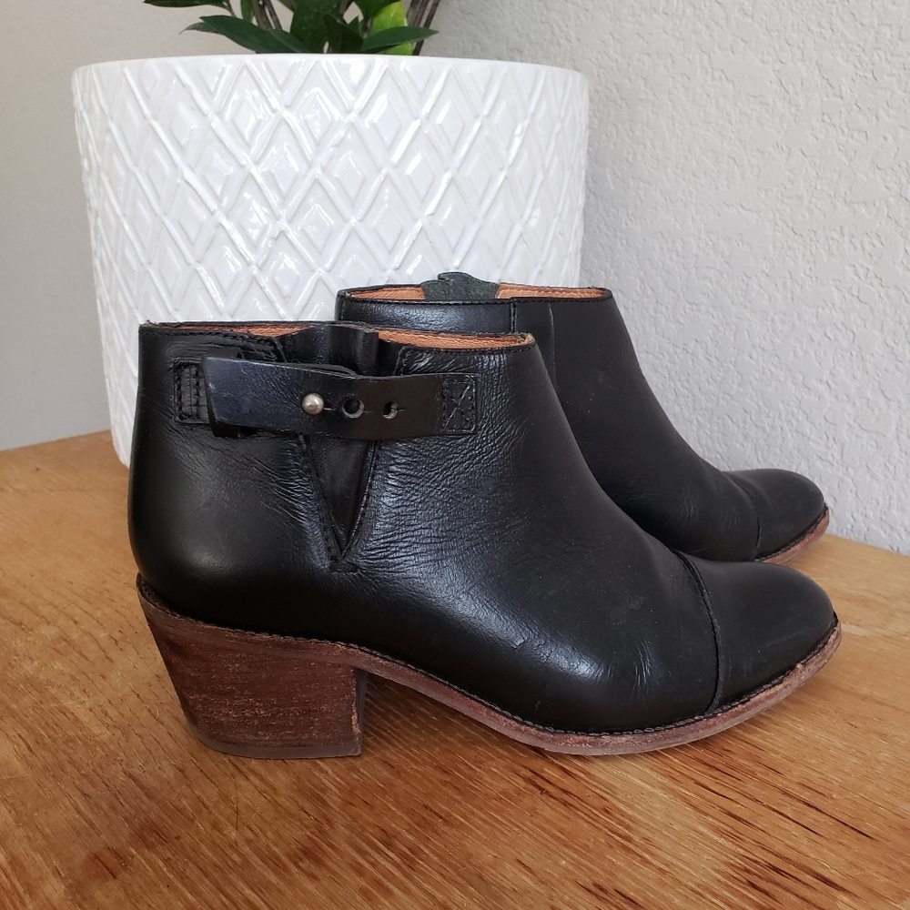 Madewell Dakota leather black bootie 7